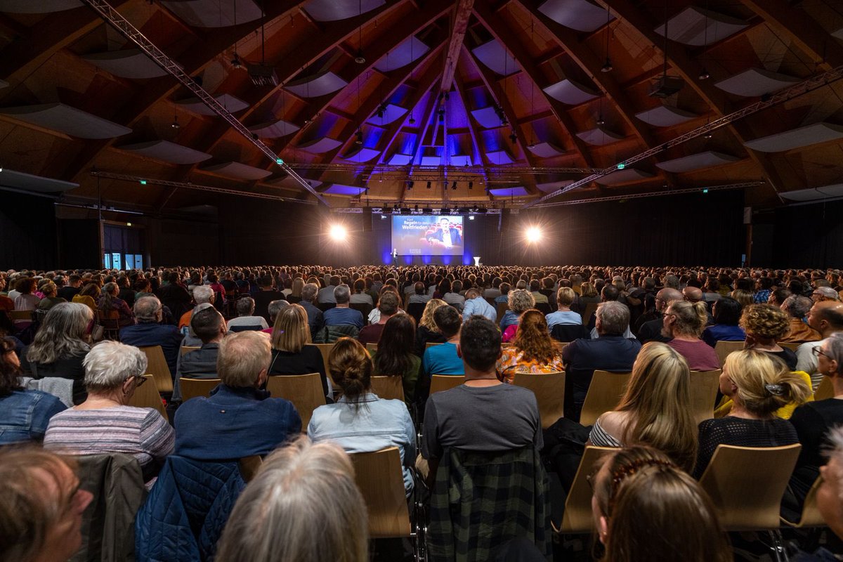 Am 14. April 2024 sprach ich in Freistadt in Österreich zum Thema Weltfrieden. Danke für das grosse Interesse! Wir sind viele, die keine Kriege wollen! (Fotos: Dirk Wächter).