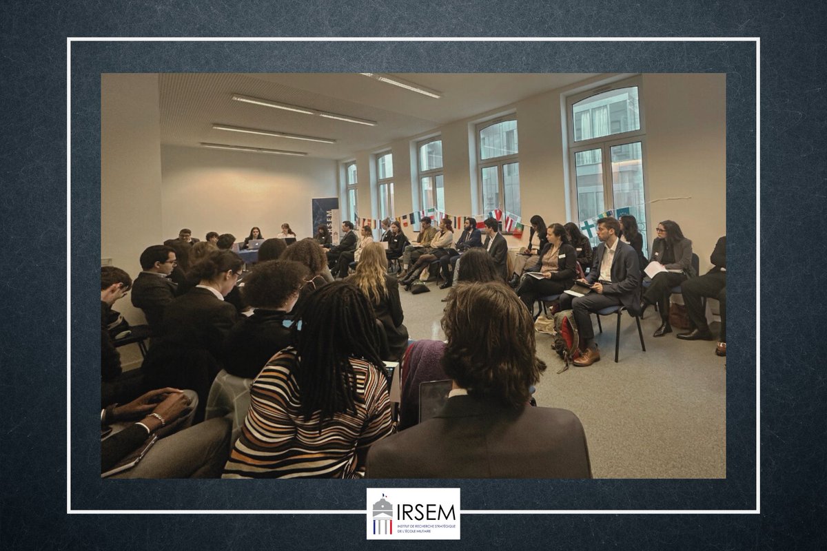 #Actualité 📰 | IRSEM Europe reçoit les étudiants de @UCLouvain_be pour une simulation sur la stratégie européenne des industries de #défense EDIS 👤Introduction par par @DanielFiott, chef du programme d’études de défense au centre « sécurité, diplomatie et stratégie » de la VUB