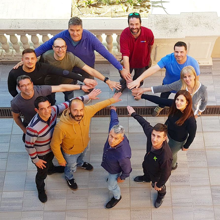 ESEC_Formacio's tweet image. Ja són 8 les edicions que s’han impartit amb gran èxit i satisfacció per part dels alumnes del #curs COMANDAMENTS INTERMEDIS: DE CAPS A LÍDERS D&apos;EQUIPS
Els alumnes  aprenen a desenvolupar les seves habilitats de #lideratge i #gestió de persones i #equips bit.ly/3U1da0V