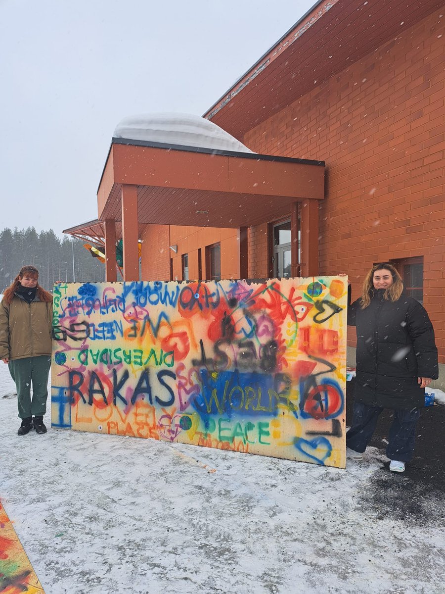 Nos llegan noticias desde Finlandia, donde dos de nuestras alumnas del CFGS #IntegraciónSocial están realizando sus FCT gracias a una beca #Erasmus. Sin duda, una oportunidad para derribar barreras y abrir las puertas a la #InclusiónSocial a nivel internacional!