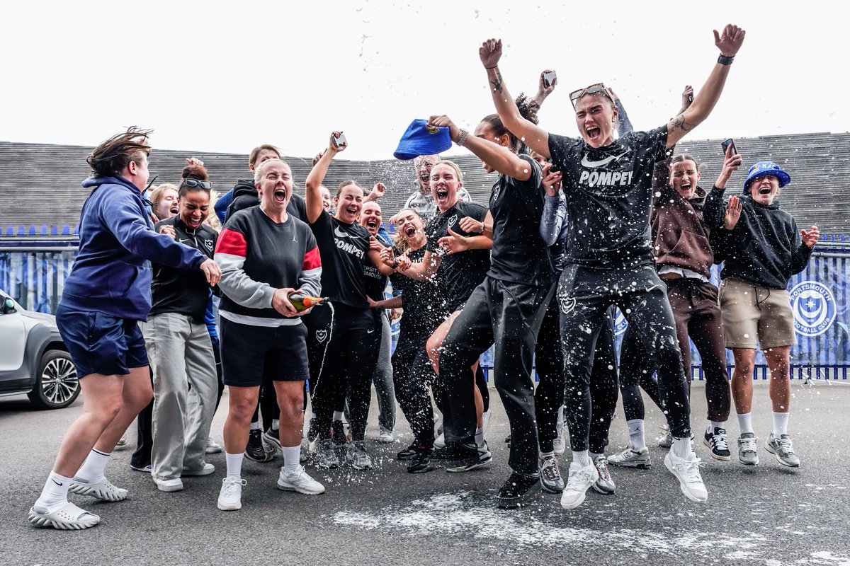 Waking up as CHAMPIONS 🏆

Goooooooood morning, #Pompey fans! 💙