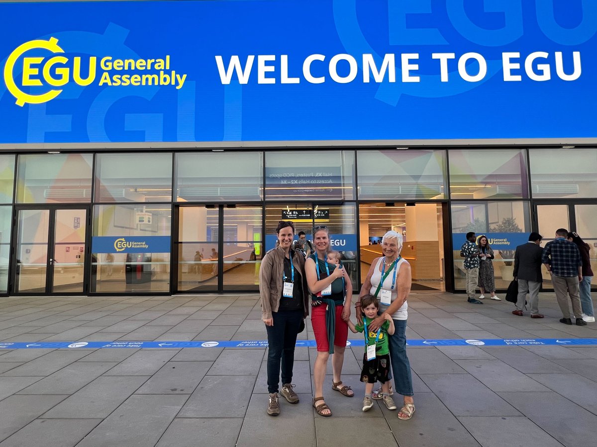 undocarbon's tweet image. 🌍 Live from #EGU2024, Vienna! 🇦🇹 Kirstine Skov presents our study on the agronomic benefits of enhanced weathering with basalt, spotlighting sustainable agriculture. Anežka Radkova shares her work on soil sampling methods 🌱

#UNDOCarbon #SustainableScience