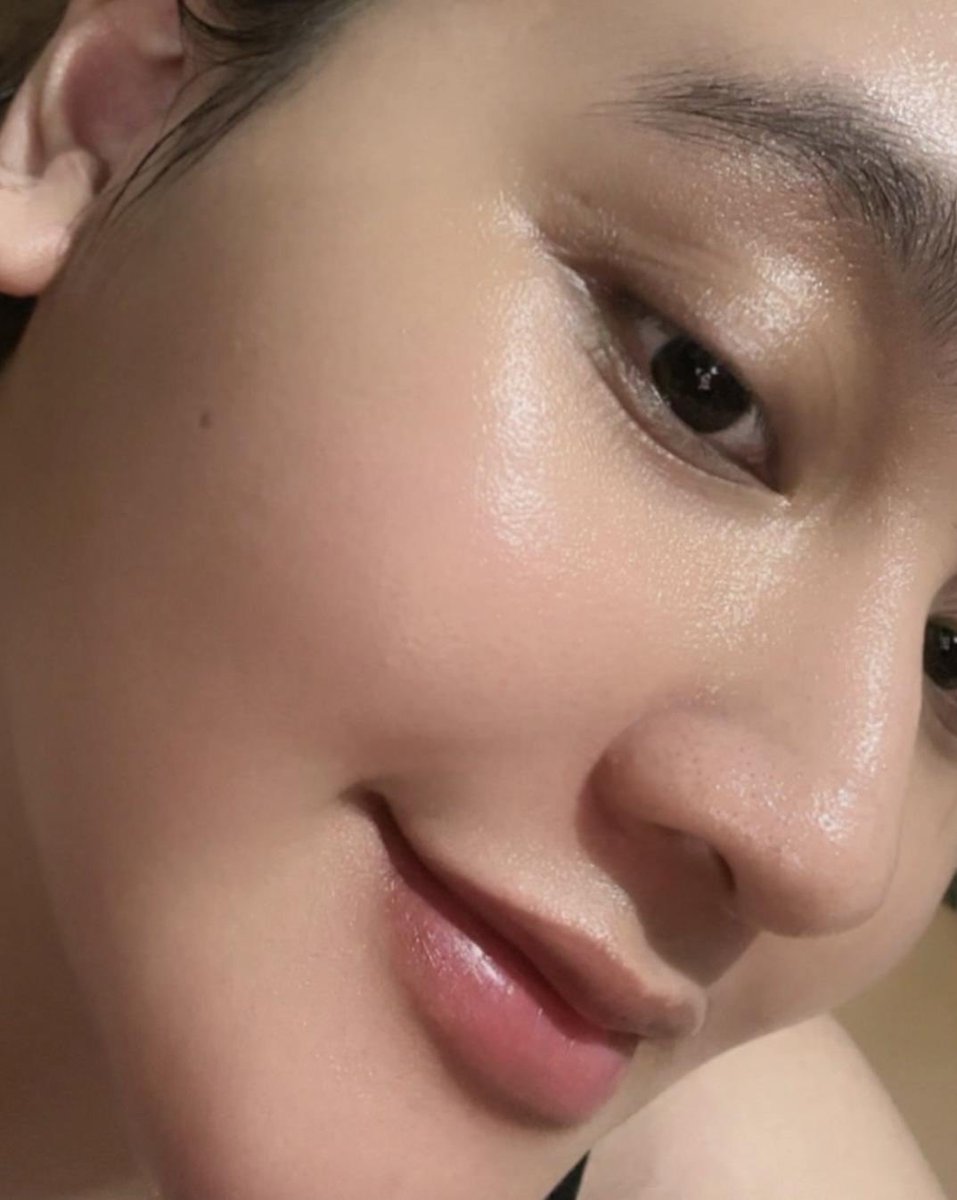 skincareforfun's tweet photo. Moment lebaran kemarin be like;

Ditanya kapan nikah ❌❌❌
Ditanya treatment di mana ✅🤣👋🏻 https://t.co/YnNULbZZs3