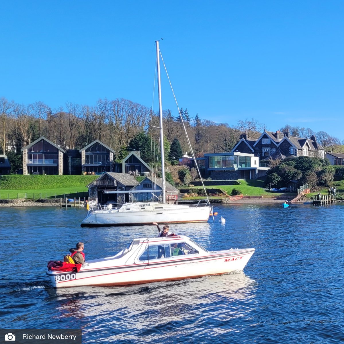 Monday blues got nothin' on these Windermere views! ☀️ 📸 Richard Newberry