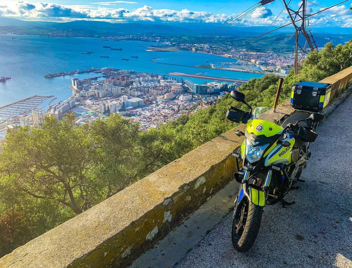 Anti-Social Behaviour Arrests 
Four male juveniles were arrested after several hundred pounds worth of damage was caused to vehicles at Eaton Park Car Park on Saturday afternoon.
More Info: police.gi/news/anti-soci…
#gibraltar #antisocialbehaviour #RoyalGibraltarPolice