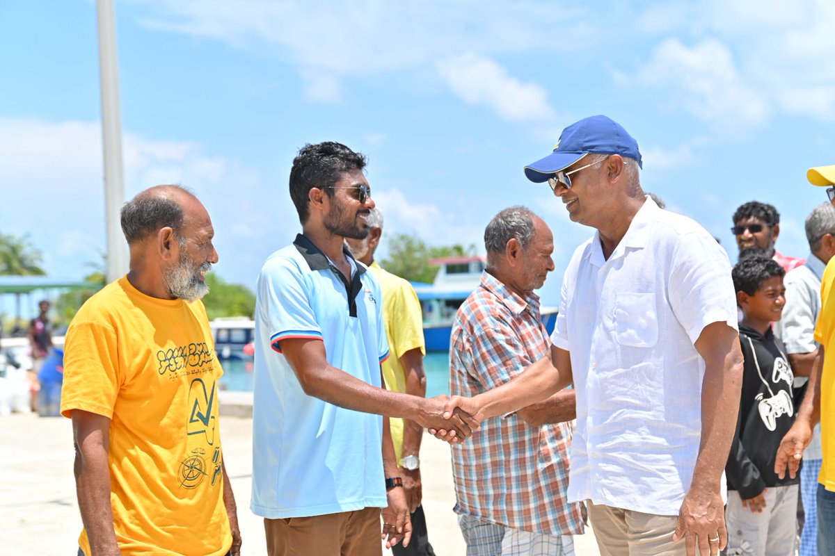 adduXfiles's tweet photo. Lh Kurendhoo eyruves mihaaruves #MisraabuHamaMagah fisaari foareega #kkbk #Maruhaba!
#VoteMDPandidate @ali_niya
#VoteMDP
#MisraabuHamaMagah https://t.co/yEdr99UEaZ