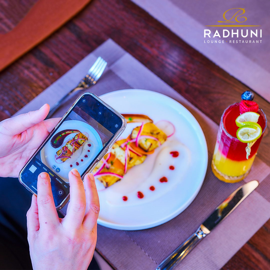 Our dishes are so picture-perfect, even our customers can't resist capturing them before taking a bite! 📸🍽️
.
.
.
.
.
#radhuni #princesrisborough #Uk #cuisine #awardwinner #currylifemegazine #favoritefood #nearme #indianrestaurant