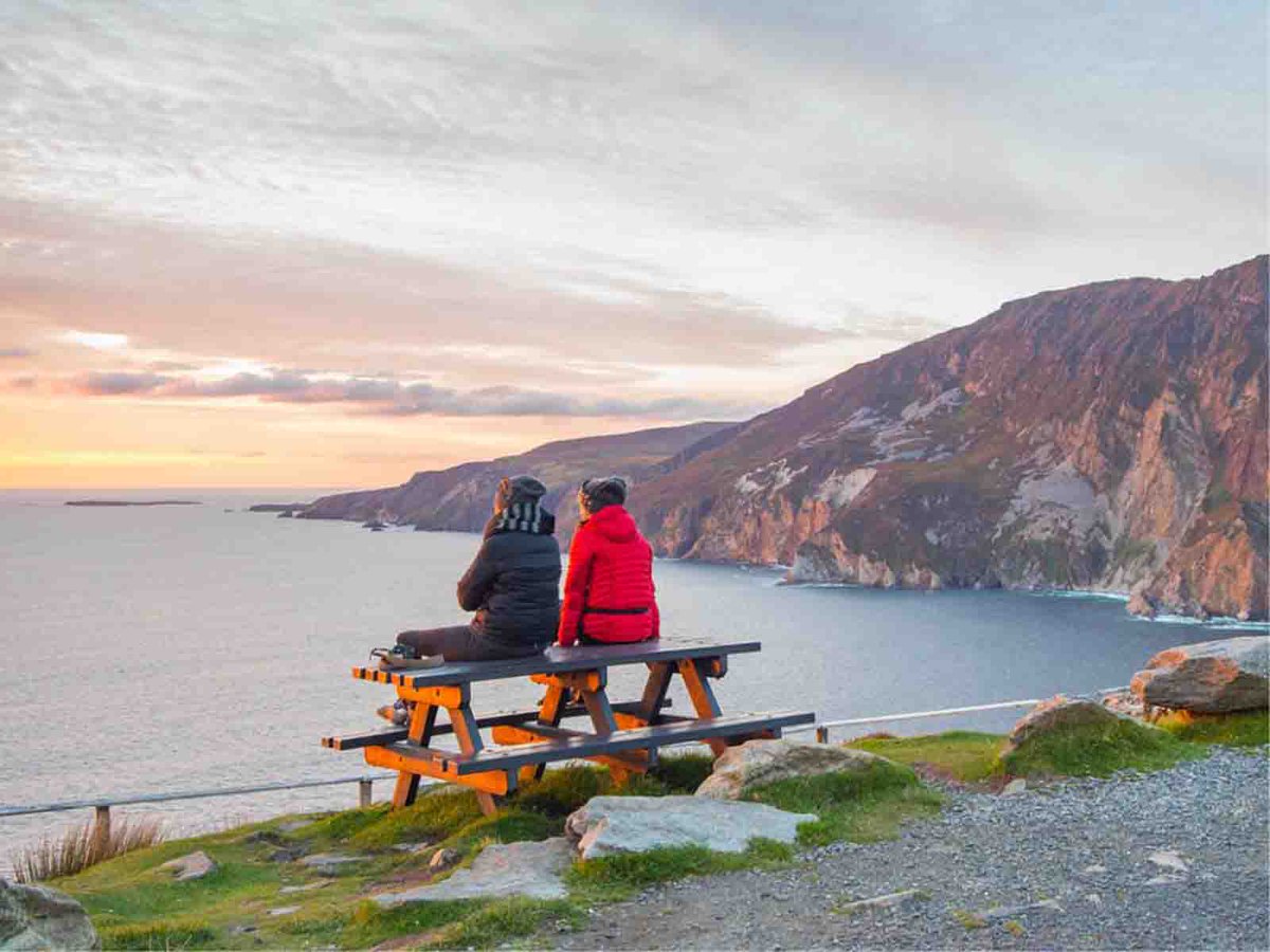 Mesmerising heights and breathtaking vistas – Slieve League Cliffs are nature's masterpiece, towering majestically over the Atlantic. A must-see wonder for every adventurer and nature enthusiast! 🌊⛰️ #SlieveLeague #NaturalBeauty #SliabhLiag