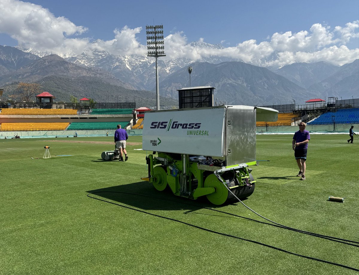 .@himachalcricket's Dharamshala has become the inaugural Indian stadium to feature a SISGrass hybrid pitch, installed by the Global Sports Surface Company, SIS Pitches. It ensures practice pitches of top-notch quality to withstand rigorous training schedules of players! 🏟🍀
