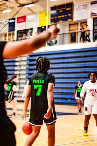 Lady_Playmakers's tweet photo. Our 17u has some new pieces and some old ones but you couldn't tell this weekend!! We are One Team One Family!! Great TEAM effort in our successful 3 out of 4 winning weekend. Great group of smalls who PLAY BIG!!! #trusttheprocess https://t.co/EnUhJ2ojTq