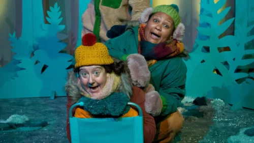 🎭@Branarteatar & @NIEtheatre's Grand Soft Day is a playful, curious and charming new show for young children that celebrates the wonder of the world around us. When - 25/26 May Where - @brightdome Corn Exchange Cost - £8/£12/£32 disabilityarts.online/events/brighto…