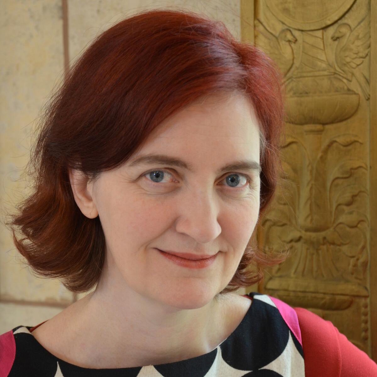 GateTheatreDub's tweet photo. #ThePullOfTheStars writer Emma Donoghue chats with @PatKennyNT this morning! ✨
📻 Listen live: https://t.co/GbSR5Y92pn https://t.co/bSmz0YVFey