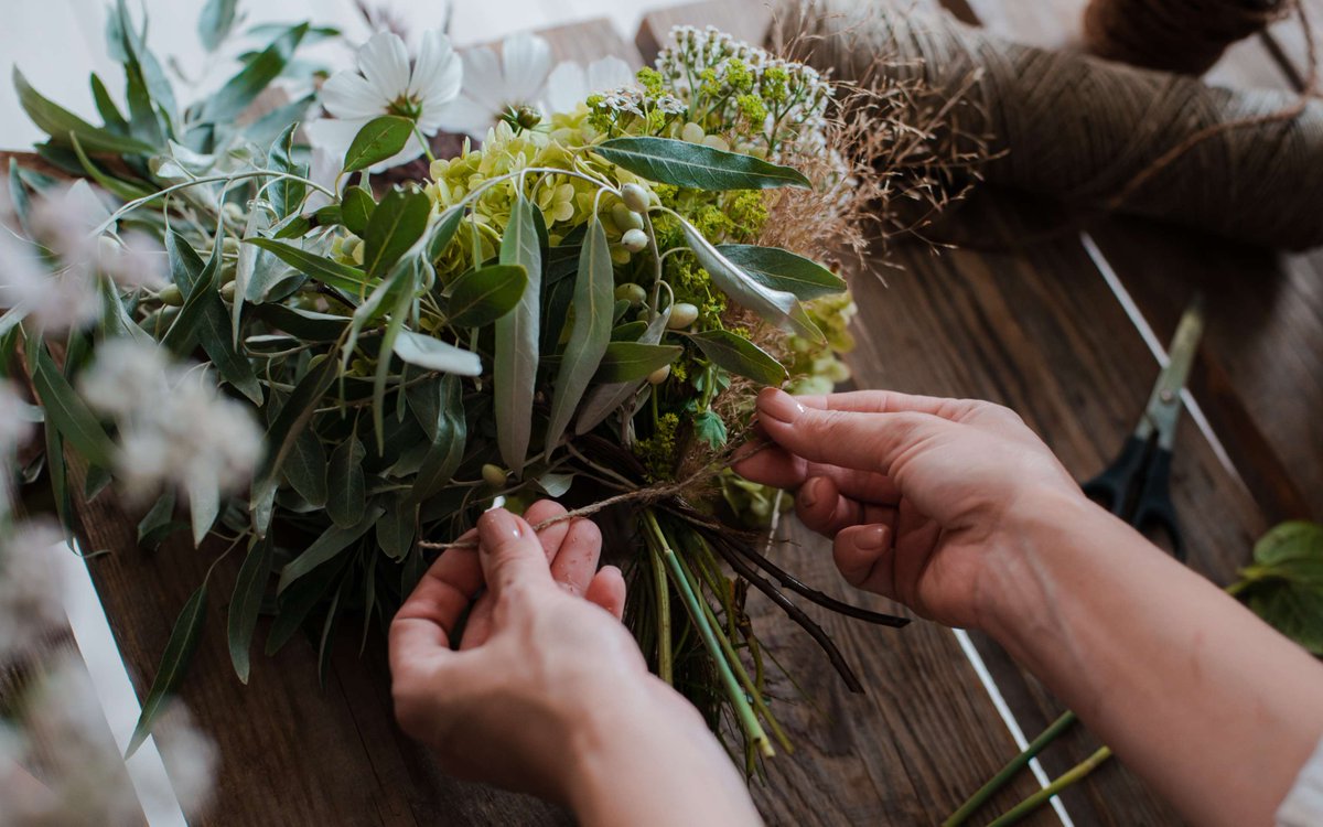 Elevate your floral game with our expert-led floristry courses. Unleash your imagination and let's make magic together✨ Visit: ow.ly/S1RB50R2hYc