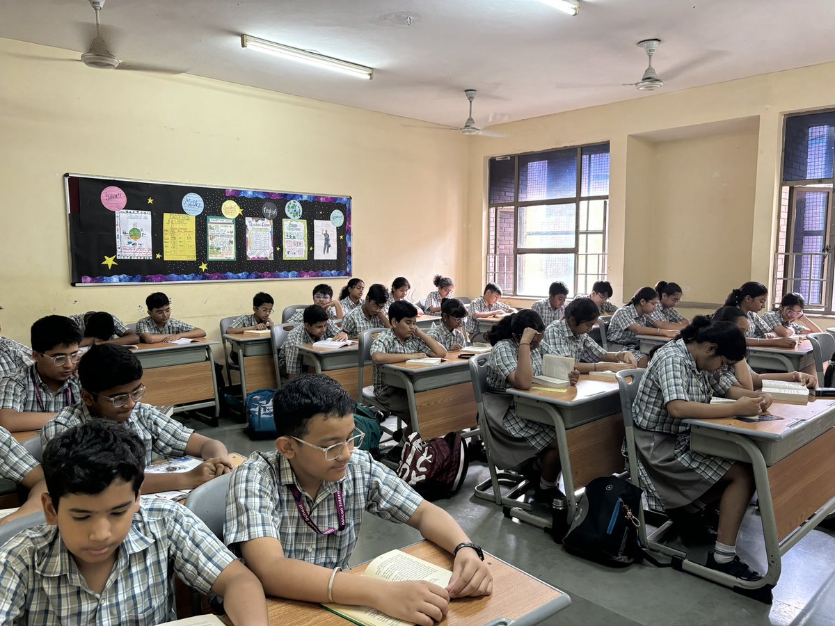 Escaping into a good book is like hitting the reset button for the soul 📕Students of VI-VIII experienced the same during the mindful #DEARActivity (Drop Everything and Read) in their #Englishperiod @ashokkp @y_sanjay @pntduggal @sunandask21 @PreetiChanana1 @harprit_r @sdg4all