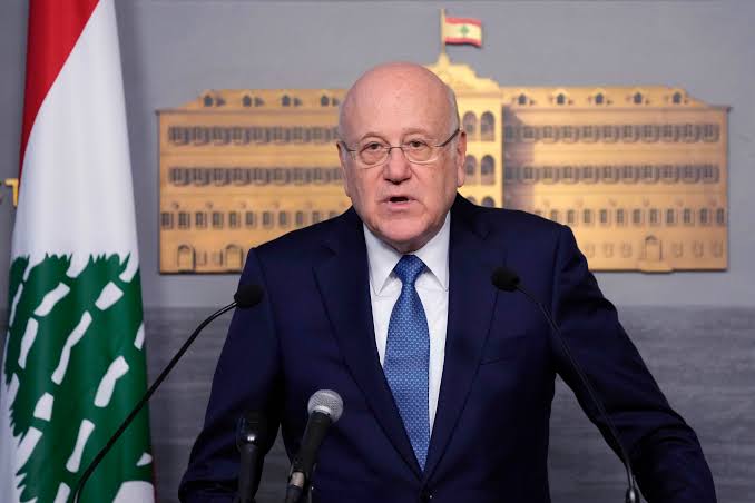 ⚡️Labnese PM Najib Mikati: 

'We are not warmongers, but the Israeli aggression cannot be tolerated anymore, and we do not accept that our airspace is being violated by the Israelis.'

Lebanon doesn't have any airdefence system to protect its airspace.