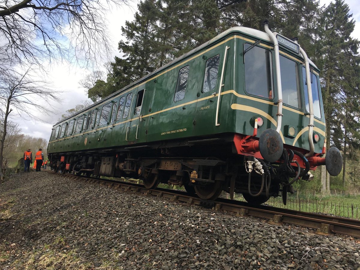 RailwayTrust's tweet image. Couple of images from the #Photography 📸 Excursion yesterday @WeardaleRailway stopping off at different areas of interest along the line using #DMMU #class122 

weardale-railway.digitickets.co.uk/event-tickets/… 

📸©️Tom Hatton