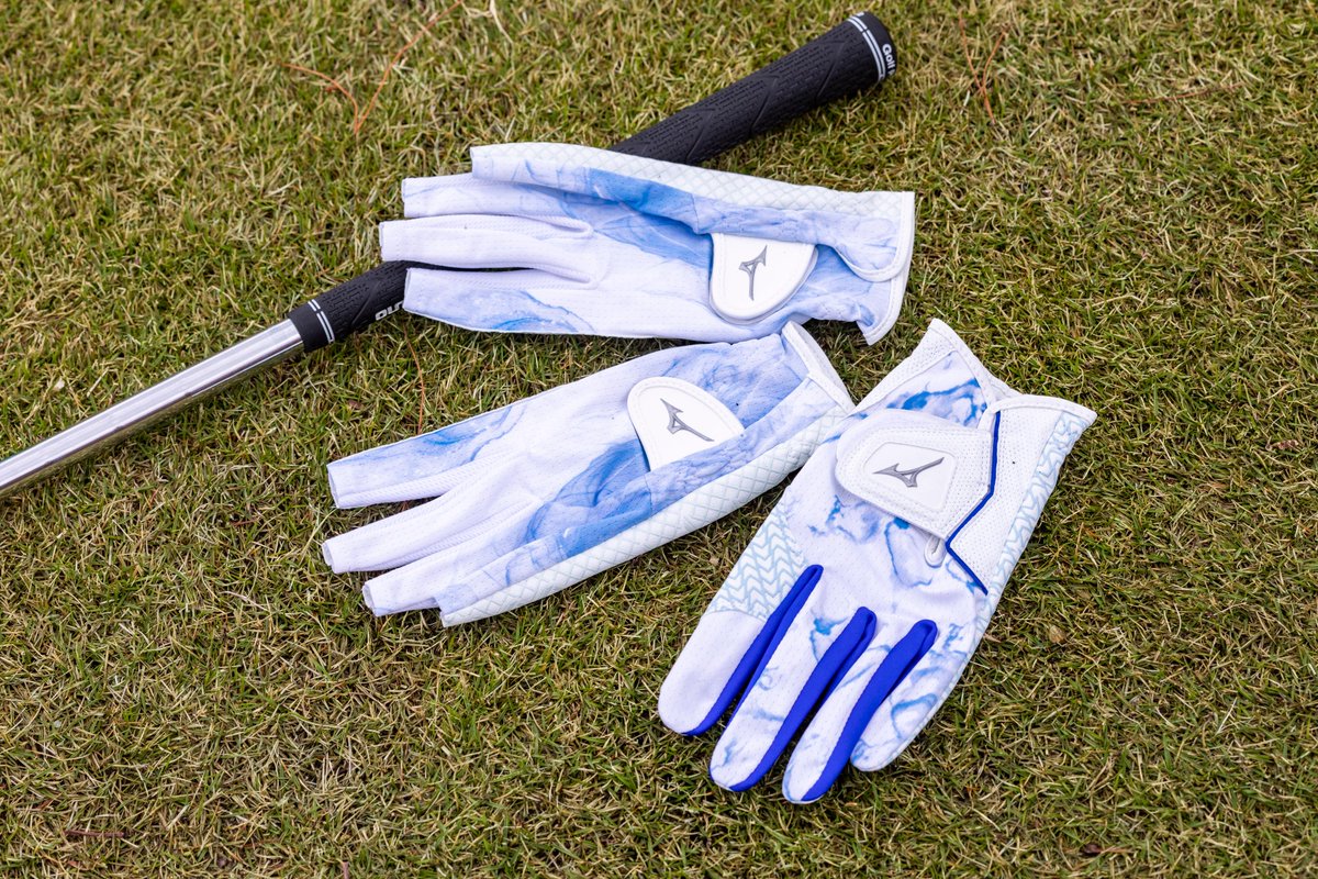 MIZUNO_GOLF's tweet photo. ＼手袋　W-GRIP COOLが発売！／
飛びにこだわる夏用のW-GRIP(ダブルグリップ)が新登場。

暑い夏をCOOLに、ゴルフを楽しもう！

#mizuno #mizunogolf #golf #ミズノ #ミズノゴルフ #ゴルフ
#ゴルフ手袋 #手袋 #WGRIP #ダブルグリップ https://t.co/s4aw3qb5YM