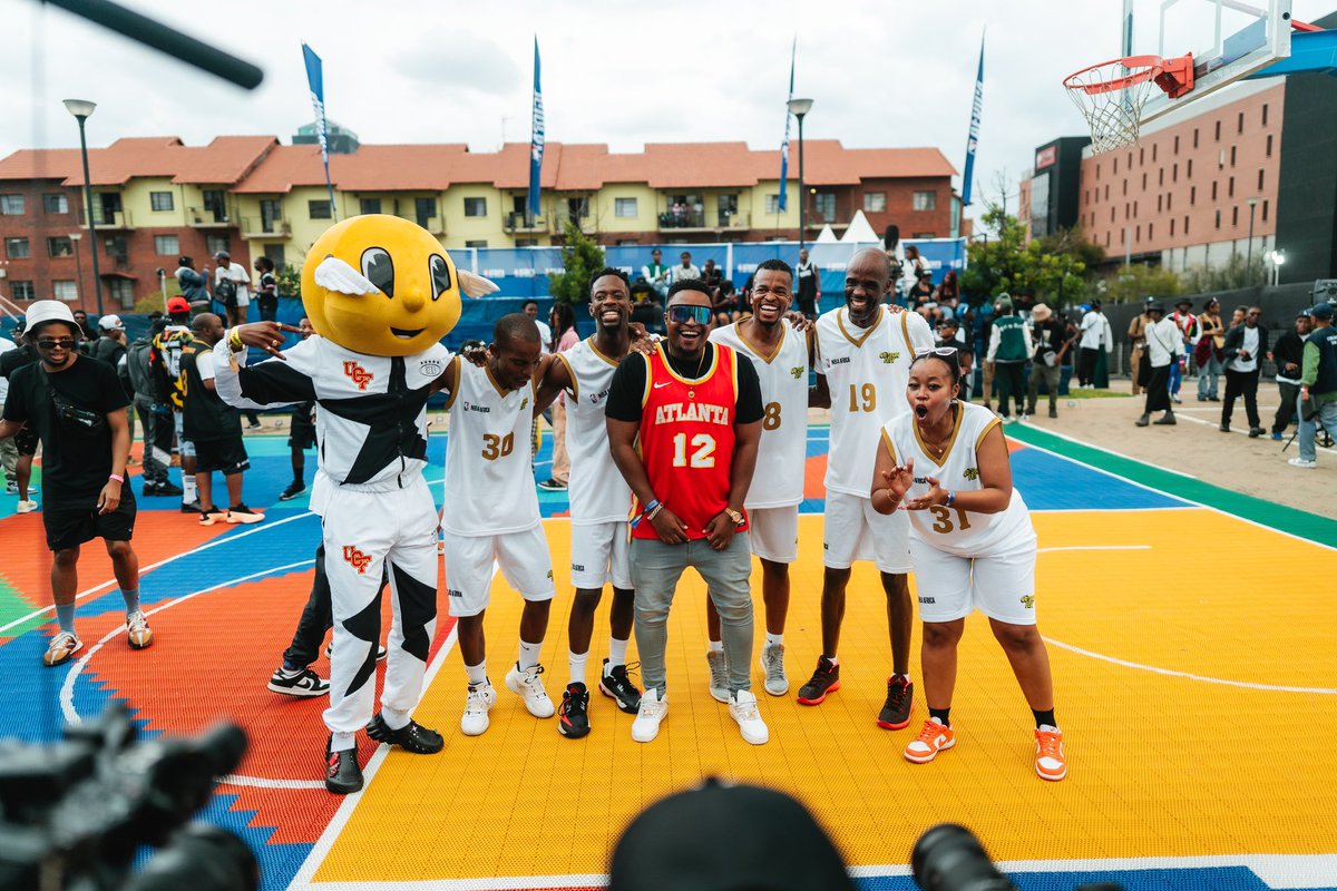 Monday Motivation: “Life is not all about Winning” said every Loser 🤣🏆😄 (So don’t lose lol, I’m kidding, but I’m not ) Big shout out to these BUNCH OF WINNERS who held it down for the @nbaafricaofficial Celebrity Game @cottonfestjhb 🏀 Much Love & Respect to @thesobering…