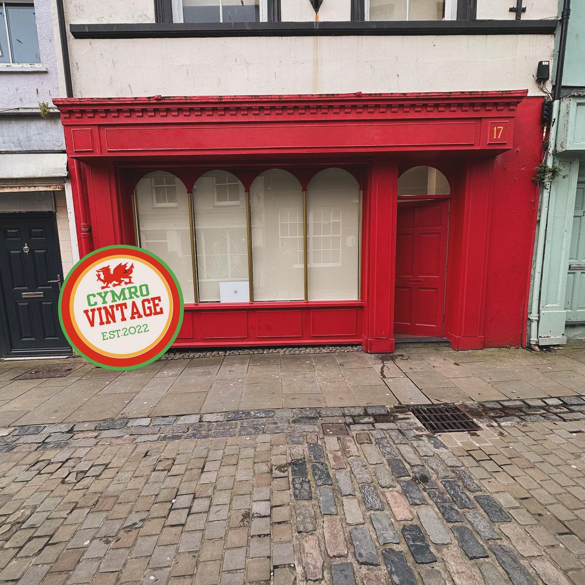 Well done Cymro Vintage👏 After testing the market with pop-up shops, Dylan has taken the leap with a shop in Caernarfon! Having taken part in @LleolN, winning our town centre Miwtini & success with our support package, it's great seeing his business go from strength to strength