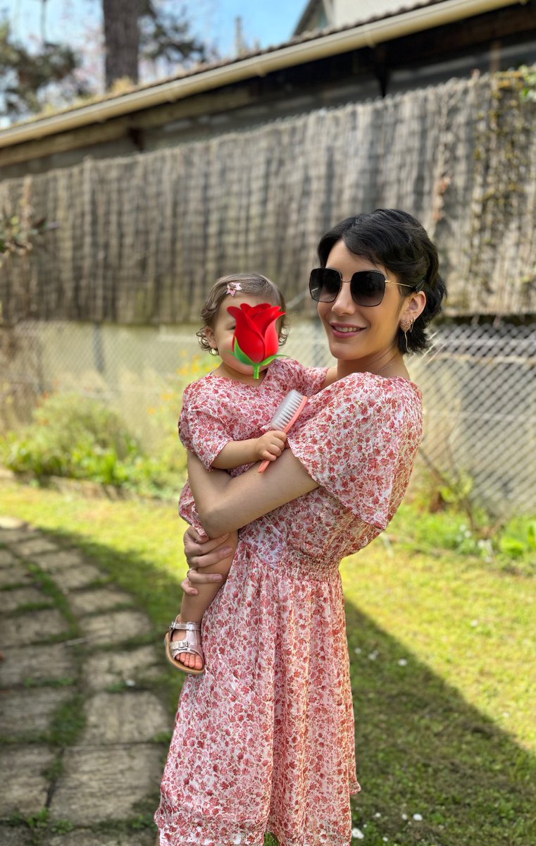 virgiliahess's tweet photo. Même robe, même coupe 🤪 #amourinconditionnel
#monsoleil #merefille #momlife #matchymatchy #partners #love https://t.co/NBFAPNZX7P