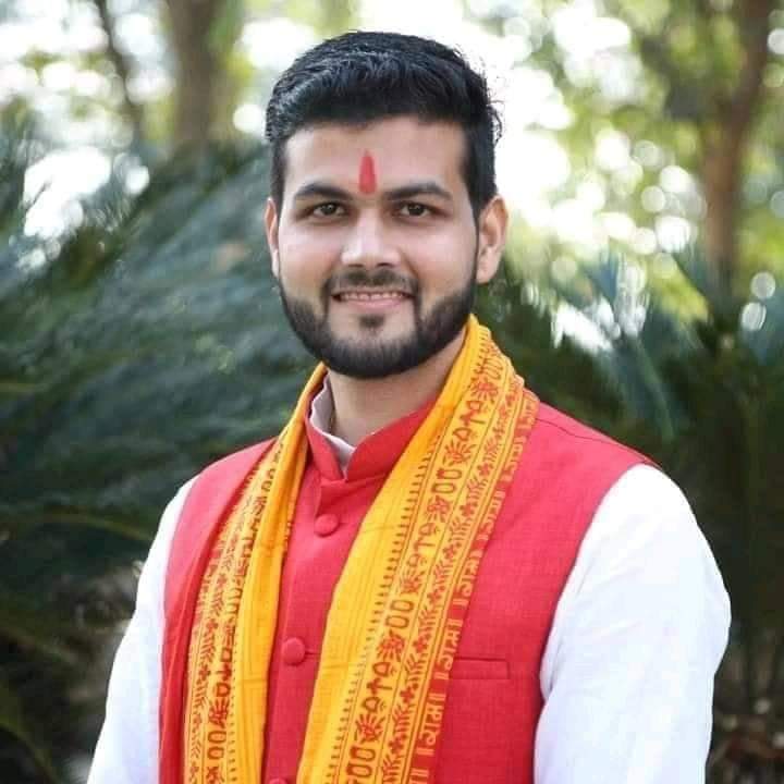 parmadity's tweet photo. भारतीय जनता युवा मोर्चा मध्यप्रदेश के प्रदेश कार्यालय मंत्री श्री विवेक शर्मा जी को जन्मदिन की हार्दिक बधाई एवं शुभकामनाएं।
बाबा महाकाल से आपके उत्तम स्वास्थ्य एवं सुदीर्घ जीवन की प्रार्थना है.
@viveksharmaMP https://t.co/GJ4x4Tdyja