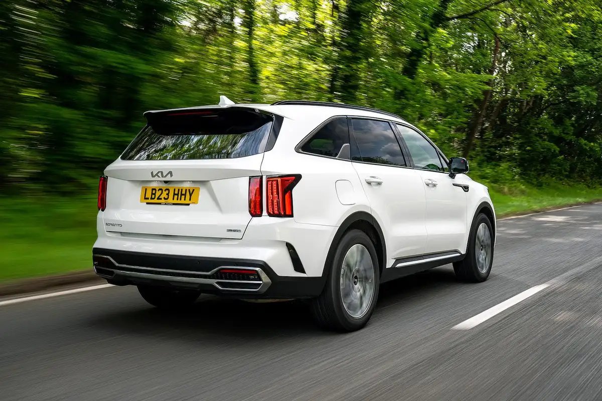 REVIEW: The Kia Sorento has just been treated to a big upgrade and is now available with ‘self-charging’ hybrid and plug-in hybrid options 👀 So, is it the seven-seater to now go for? Our verdict is in - buff.ly/3cwmJ1t