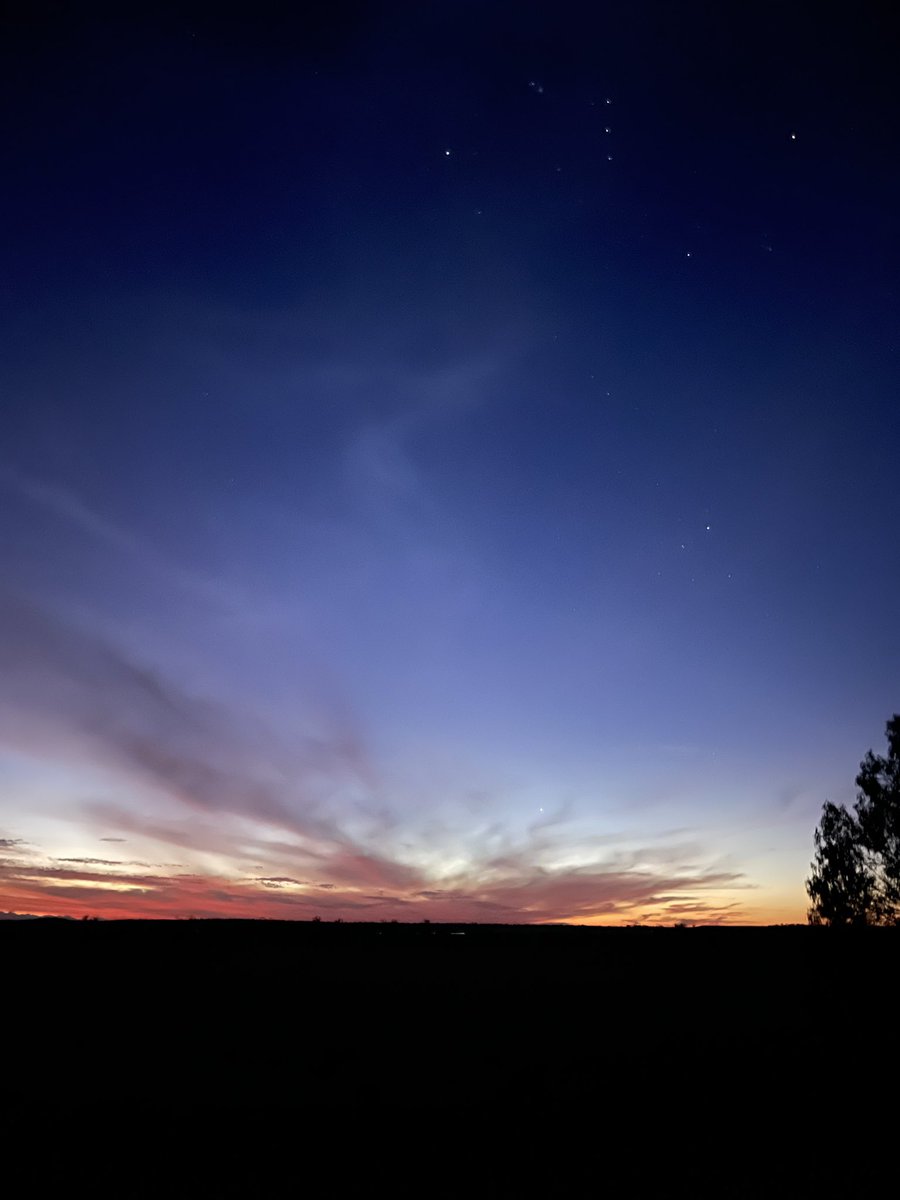 End of day in #myoutbackQueensland with Orion on the rise and peace reigning. #Peace be upon you all wherever you are♥️🕊️