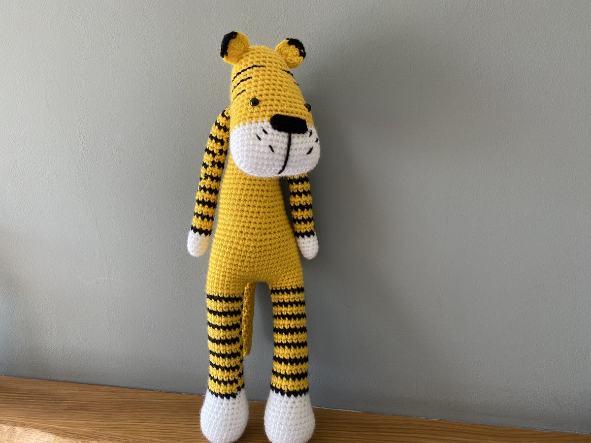 Watch out, there’s a tiger on the prowl looking for a new home! Don’t be scared though, he’s incredibly friendly 😍 bitzas.etsy.com/listing/120886… #firsttmaster #supportUKMfg #CraftBizParty #TheCraftersUK #MHHSBD