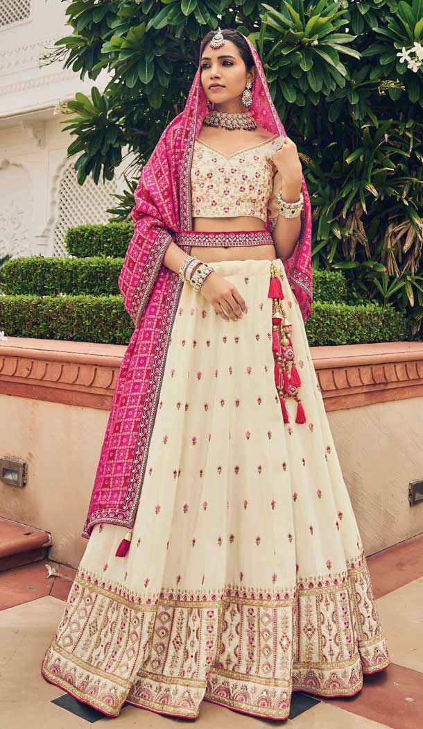Elevate your wedding look with our exquisite Lehenga Choli collection. Shop at heenastyle.com/lehengas/weddi… Follow @heenastyle #bridallehengacholi #women #heenastyle #plussize #womenlehenga #lehenga #choli #lehengacholi #lehengacholiusa #lehengacholicollection #bridallehengacholi