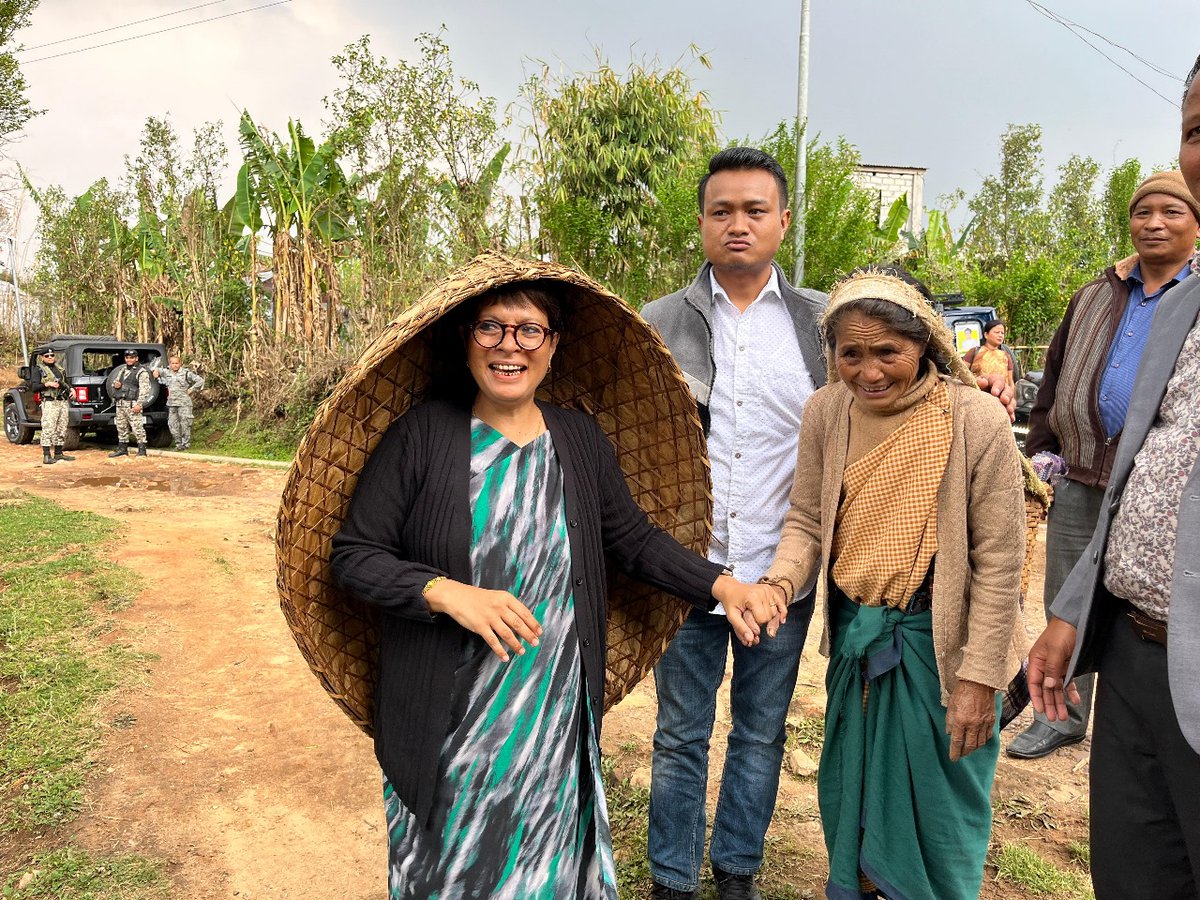 ampareenlyngdoh's tweet photo. Had the pleasure of meeting and conversating with the wonderful people of Smit, Thangsning, Thynroit, Jongksha, along with Bah Kansing Lyngshiang. Grateful for the enriching conversations and connections made.
#VoteForProgress #VoteForNPP #Meghalaya #NPPForMeghalaya https://t.co/htdmHvnBrU
