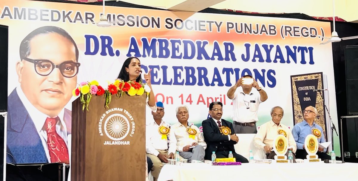 DrRituSingh_'s tweet photo. Jalandhar के साथियो के साथ मनाई अंबेडकर जयंती 🤝🙏#ambedkarjayanti #jaibhim https://t.co/bUDGGqR5L1