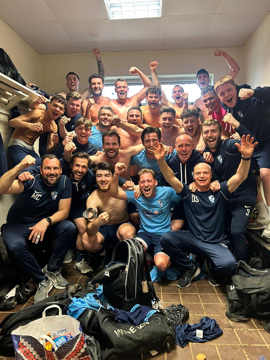 Lee Scott tweet media