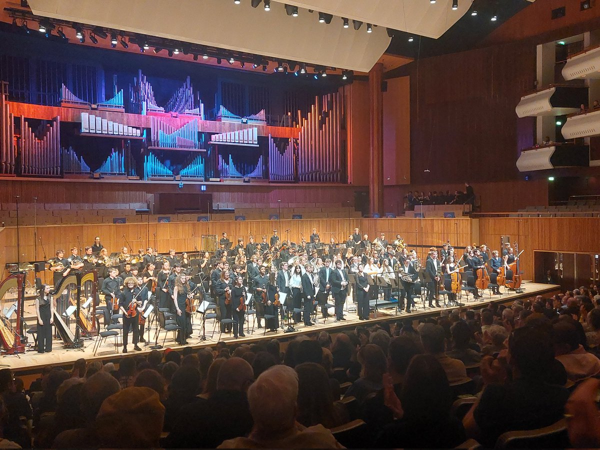 👏👏👏 to the colossal combined forces of @NYO_GB and @NYBBGB for their thrilling performance of @gavhiggins' #RPSAwards winner Concerto for Brass Band and Orchestra, conducted by one of the bright talents of our RPS Women Conductors courses, @tesskjackson 💥💥💥