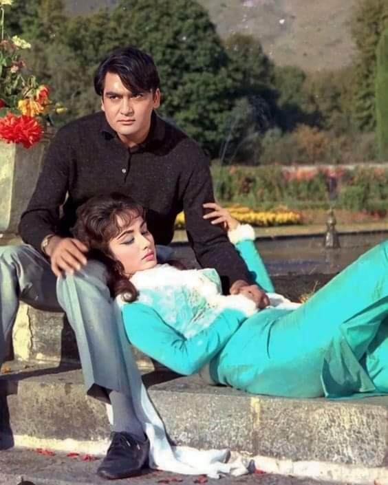 #Sadhana  & #SunilDutt ❤️ From The Movie #Waqt 1965