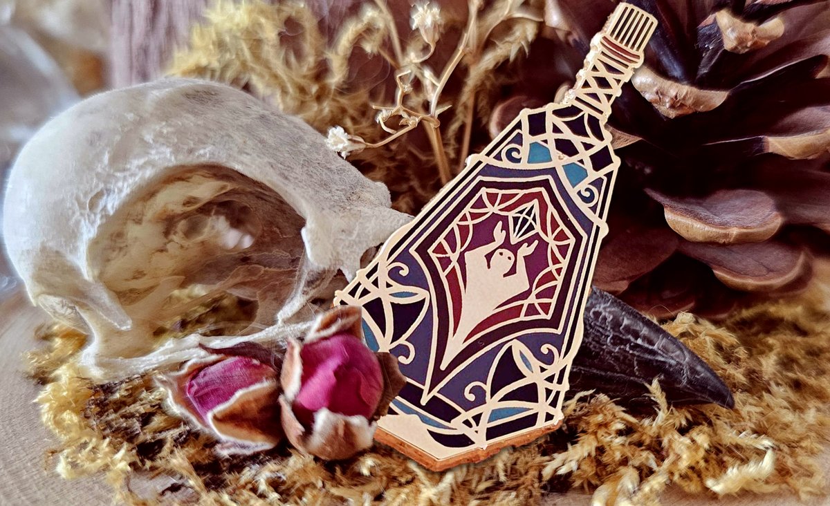 WitherBloomCo's tweet image. Honestly in love with our Strength potion pin 💪