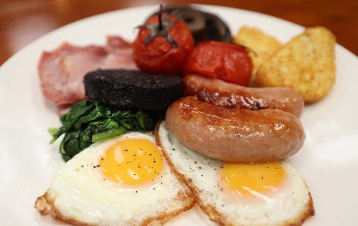 TheBrinkLpool's tweet photo. The Brink Brekkie includes eggs your way, pork sausage, bacon, hashbrown, buttery spinach, garlic mushrooms, slow-roasted vine tomatoes, beans and toast 😛
#TheBrink #Liverpool #LiverpoolDryBar #DryBar #ThingsToDoLiverpool #LiverpoolCafe #BrunchLiverpool #BreakfastLiverpool https://t.co/3oAXPhqRD7