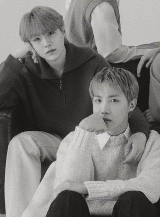 sopessun's tweet photo. 2020 🥺                                 2021 🥺 https://t.co/BC5B51t7rS