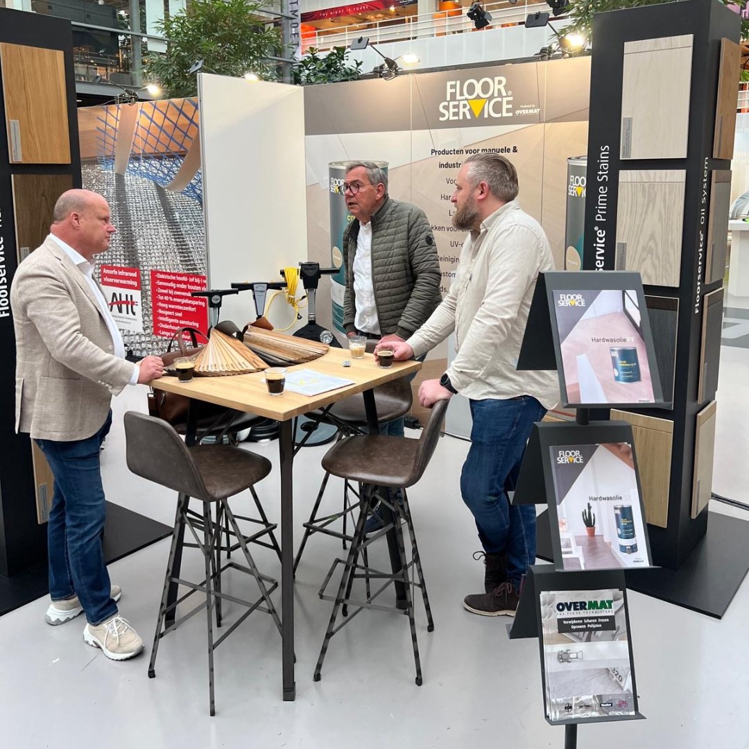 Overmat's tweet image. De NCVP is van start! Ons team staat paraat om je te verwelkomen en je alles te vertellen over onze (nieuwe) Floorservice producten en machines. We kijken ernaar uit je te zien op standnummer 18! 
#overmat #overmatindustries #floorservice #thefloortechnicians