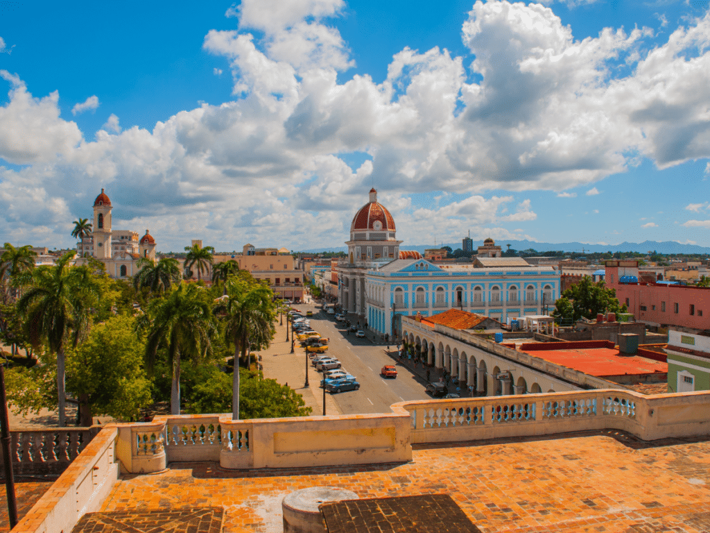 ✈️🇨🇺 Our Summer Solidarity Brigade gives you the perfect opportunity to find out about the real Cuba, away from the usual tourist trails! This year's brigade will visit Santa Clara, Trinidad and Cienfuegos. Find out more and book your place here 👇 cuba-solidarity.org.uk/tours/article/…
