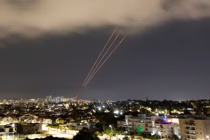 EurekaNews10's tweet image. 🇮🇱🇮🇷 Según muchos analistas, el ataque iraní debía ser “devastador” para Israel porque utilizaron una gran cantidad de UAV y misiles que la defensa aérea israelí y occidental derribaron salvando a Israel.
Esto es una estupidez.
Irán sabía el número exacto que municiones que debía…