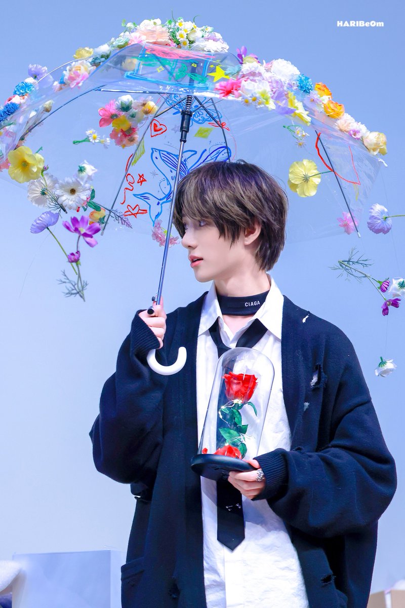 HARIBeOm_313's tweet photo. 240414 MK

💐🌂💐

#투모로우바이투게더 
#범규  #BEOMGYU #TXT_범규
#TXT #TOMORROW_X_TOGETHER #ボムギュ https://t.co/6zgNLHW1iC