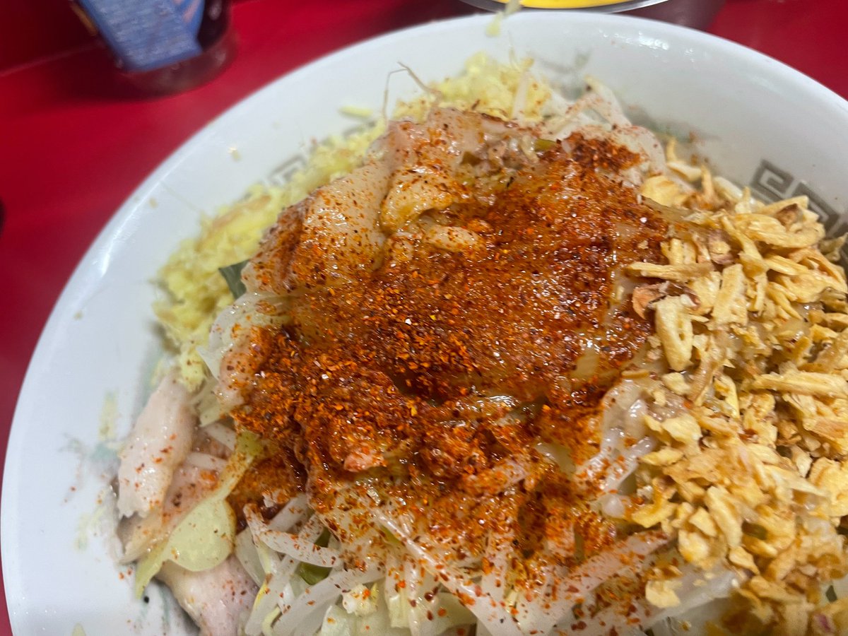 urawa147's tweet photo. ラーメン二郎越谷店
塩汁なし
サラリーマンが昼に食うものではないが
至福の時間だったことに間違いない。 https://t.co/dHU13C8EYs