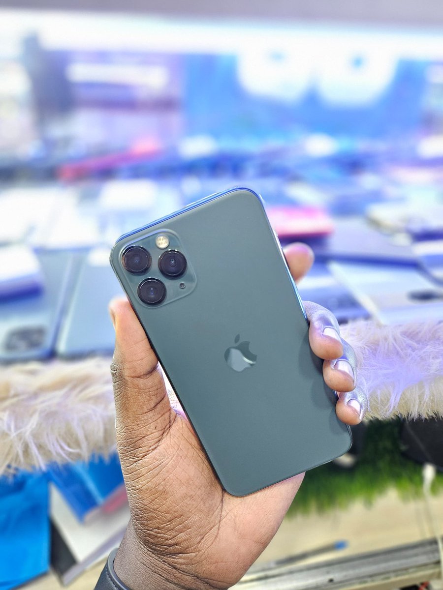 Fixitug's tweet photo. Available Deals 
11 pro 980k 
12 1.15 
Storage 64gb 
#Fixituganda https://t.co/7Nbt2svgIu