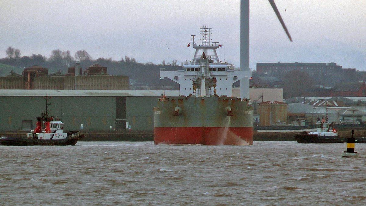 Bulk carrier Eva London exiting dock in Liverpool and heading out to sea. She is helped out and to turn by tugs VB Donau and VB Zeebrugge. Watch the video here:- youtu.be/kE61lGwhI0o