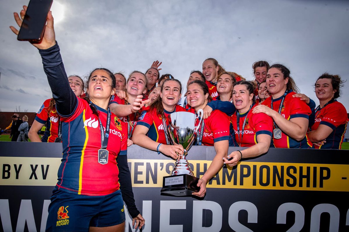 🏆 Núria Jou, campiona del Rugby Europe amb @ferugby després de guanyar a Suècia! També s’emporta aquest títol Anna Puig, jugadora del degà que ha participat amb Espanya a les jornades anteriors! 💪 Felicitats a totes! 💙 #FerroSantBoi