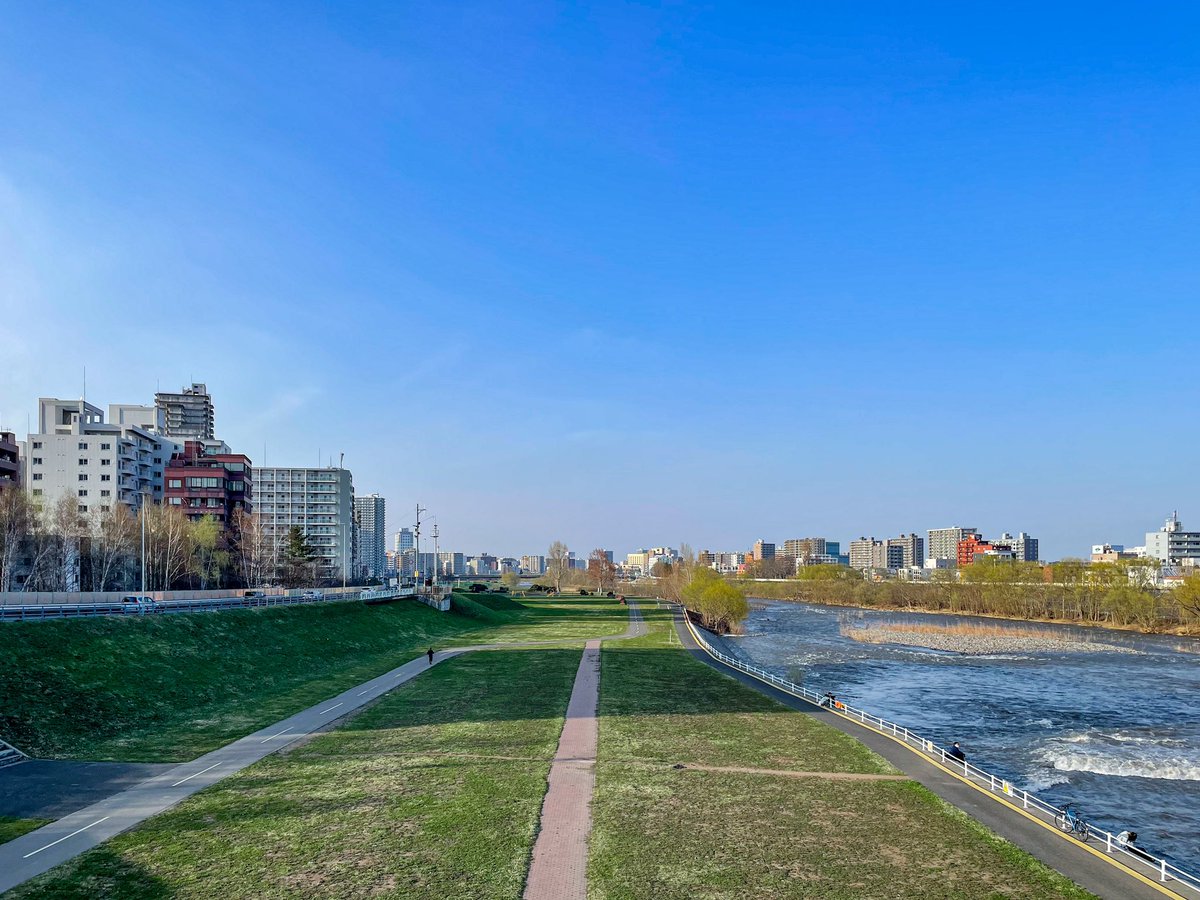 m0zzu_RotD's tweet image. Apr-15
Workout: 70' easy
Surface: Grass
Shoes: #ghost13 #brooks
Today: 13.14 km
7 days: 84.5 km
30 days: 361.3 km

イージーでロングじゃない日は草っ原走ろかな。
草っ原用シューズ新調したいな。
やっすいニュートラルトレーナーがいいな。