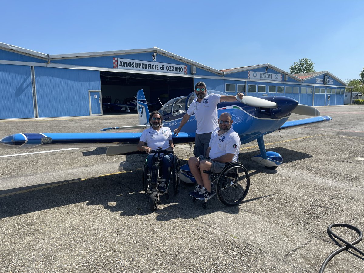🇮🇹 #15aprile Celebriamo la prima Giornata del #madeinitaly perché essere da 20 anni l’unica pattuglia aerea inclusiva al mondo composta anche da #piloti #disabili è anche frutto di caparbietà, forza di volontà, inventiva e tecnologia tutte italiane
.
#weflyteam
#italianexcellence
