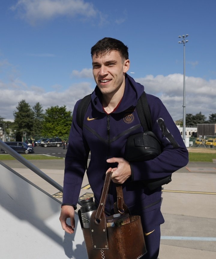 sghb38's tweet photo. Direction Barcelone pour nos parisiens ! ❤💙 https://t.co/r6ZIJ4qIEs