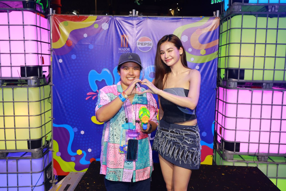 🔫💦ประมวลภาพความสนุก! จากผู้โชคดีจากกิจกรรม Major Songkran Festival ที่ได้ถ่ายรูปแบบ exclusive และได้เป็นสาวน้อยตกน้ำของอิงฟ้า ชมและดาวน์โหลดภาพได้ที่นี่ 🔗 bit.ly/EngfaMajorSong… (ลิงก์ Google Drive จะมีอายุจนถึงวันที่ 22 เมษายน 2567) #MajorSongkranFestival…