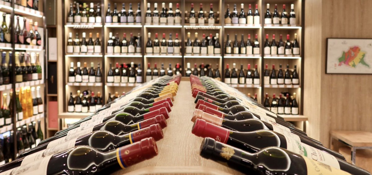 TheBuyer11's tweet photo. Here finance expert &amp; fine wine investor Andrew Lofthouse, aka @NorthernWineGuy talks to top players across fine wine investment to assess what it's doing right &amp; where it needs to improve to achieve its potential &amp; grow both in size and reputation. https://t.co/b2AM0foq4r https://t.co/9GjfyeNLn8